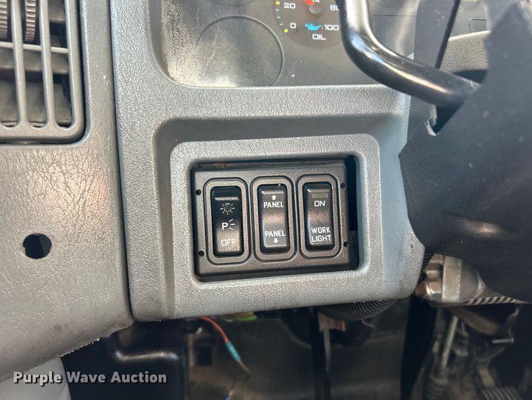 image for item ET6654 2006 International 8600 semi truck