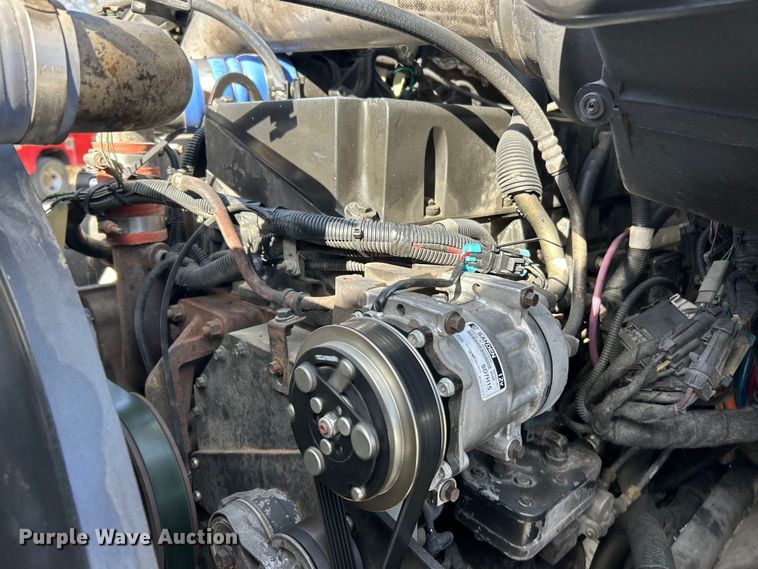 image for item ET6654 2006 International 8600 semi truck