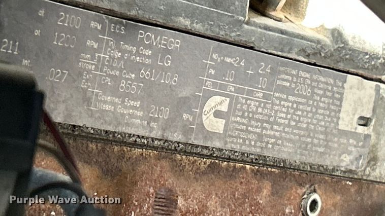 image for item ET6654 2006 International 8600 semi truck