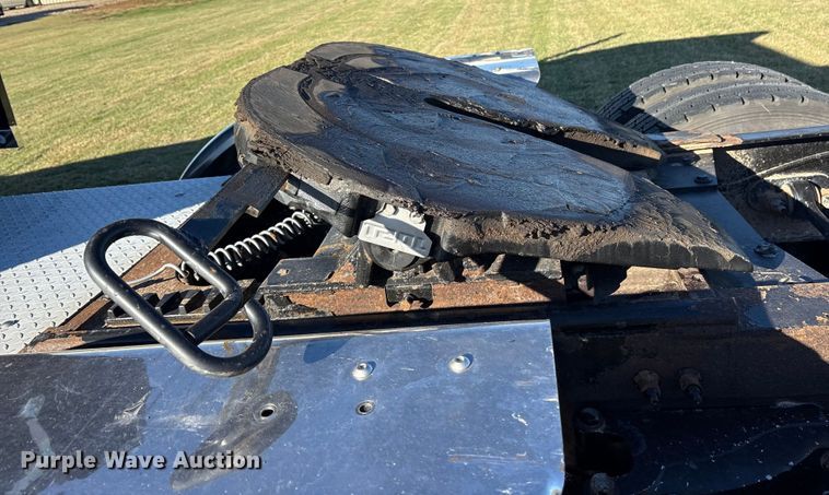 image for item ET7216 2014 Peterbilt 579 semi truck