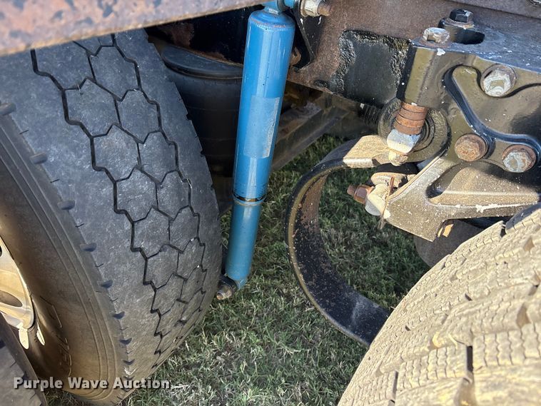 image for item ET7216 2014 Peterbilt 579 semi truck