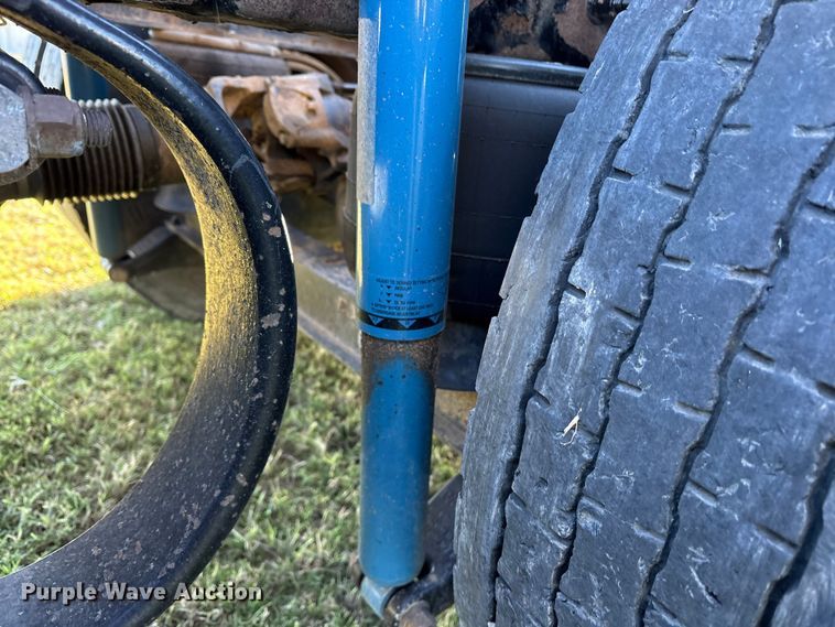 image for item ET7216 2014 Peterbilt 579 semi truck