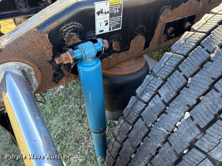 image for item ET7216 2014 Peterbilt 579 semi truck