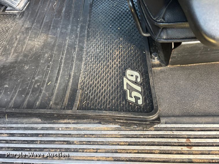 image for item ET7216 2014 Peterbilt 579 semi truck