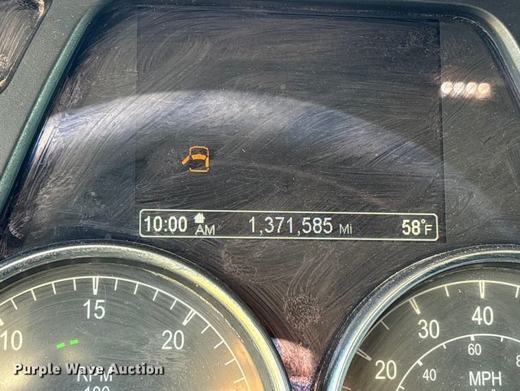 image for item ET7216 2014 Peterbilt 579 semi truck