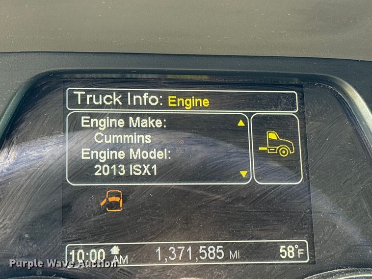 image for item ET7216 2014 Peterbilt 579 semi truck