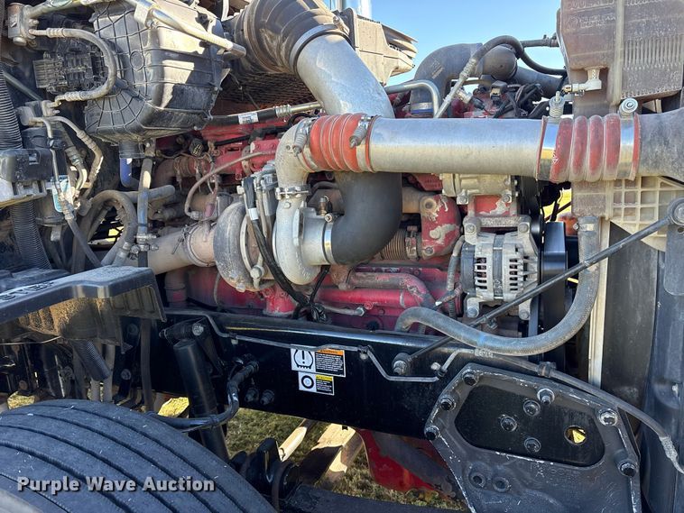 image for item ET7216 2014 Peterbilt 579 semi truck