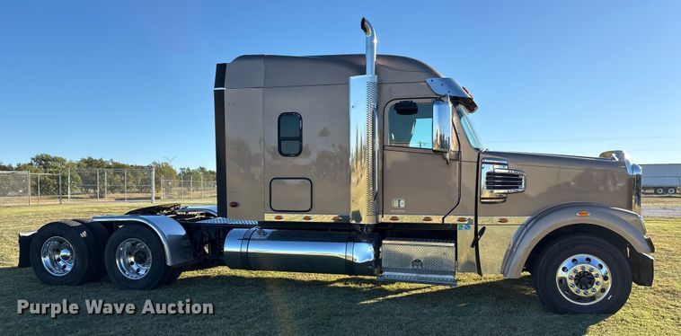 CAMIóN CAMAROTE 2016 FREIGHTLINER