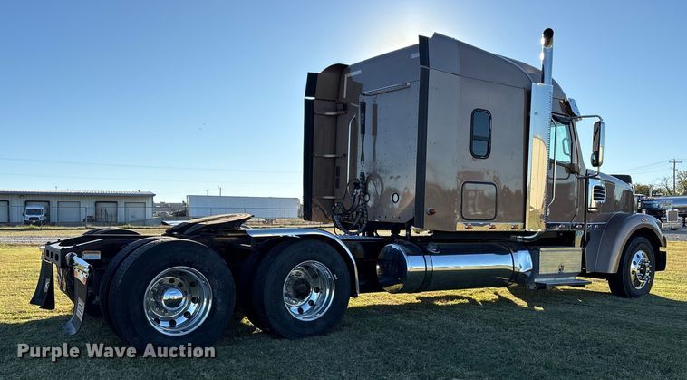 CAMIóN CAMAROTE 2016 FREIGHTLINER