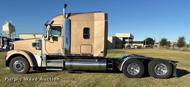 image for item ET7217 2016 Freightliner Coronado  glider kit semi truck