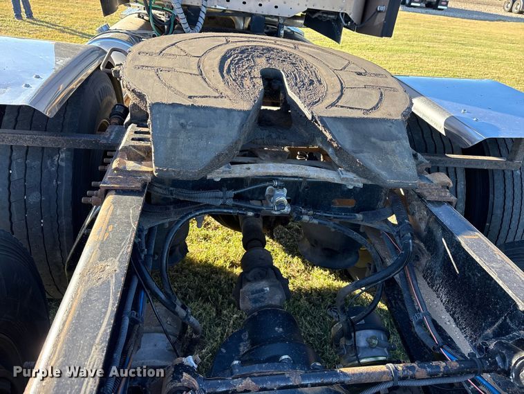 image for item ET7217 2016 Freightliner Coronado  glider kit semi truck