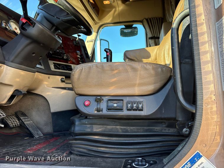 image for item ET7217 2016 Freightliner Coronado  glider kit semi truck