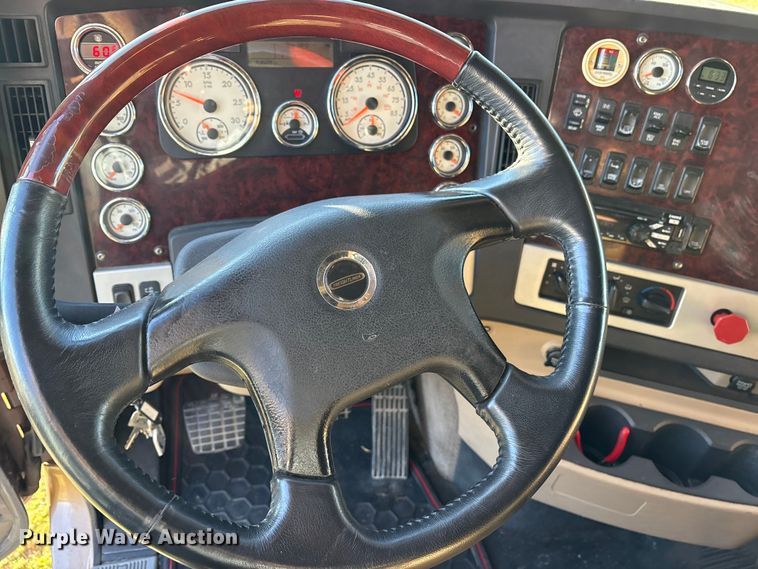 image for item ET7217 2016 Freightliner Coronado  glider kit semi truck