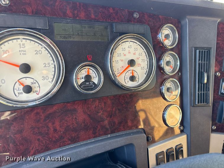 image for item ET7217 2016 Freightliner Coronado  glider kit semi truck