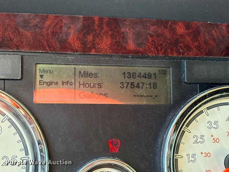 image for item ET7217 2016 Freightliner Coronado  glider kit semi truck