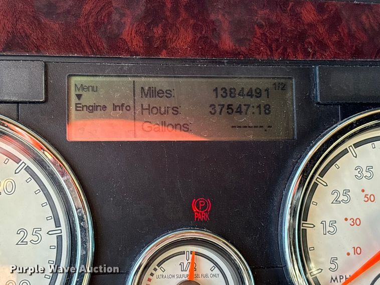 image for item ET7217 2016 Freightliner Coronado  glider kit semi truck