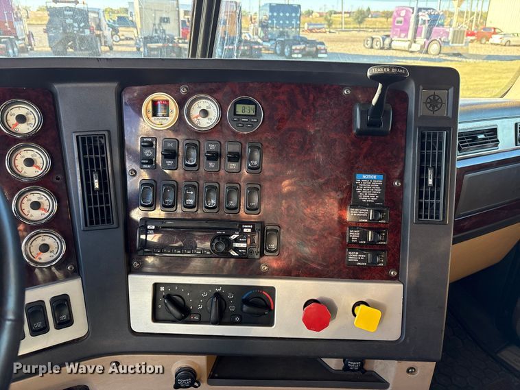 image for item ET7217 2016 Freightliner Coronado  glider kit semi truck