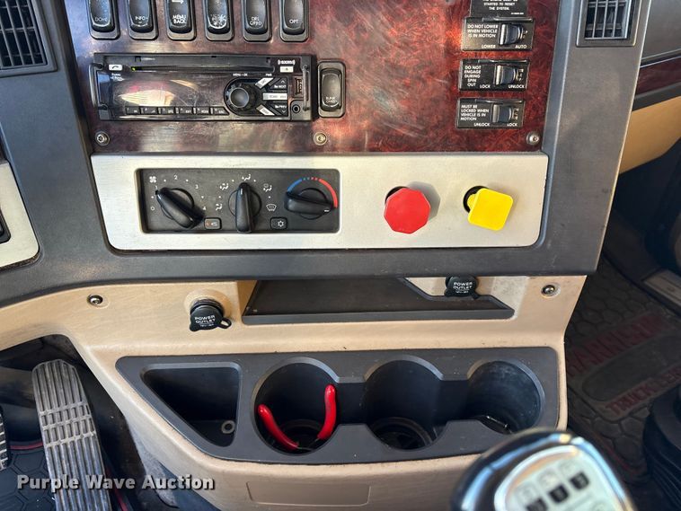 image for item ET7217 2016 Freightliner Coronado  glider kit semi truck