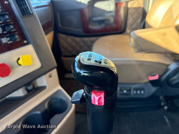 image for item ET7217 2016 Freightliner Coronado  glider kit semi truck