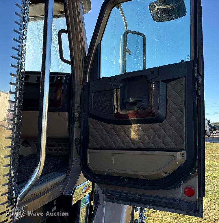 image for item ET7217 2016 Freightliner Coronado  glider kit semi truck