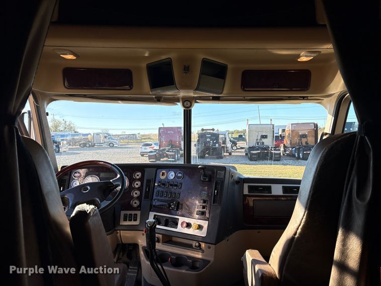 image for item ET7217 2016 Freightliner Coronado  glider kit semi truck