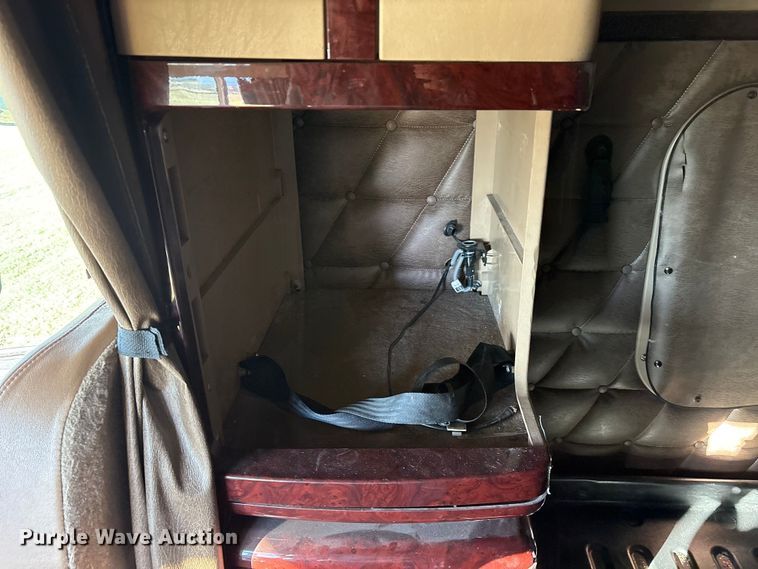 image for item ET7217 2016 Freightliner Coronado  glider kit semi truck