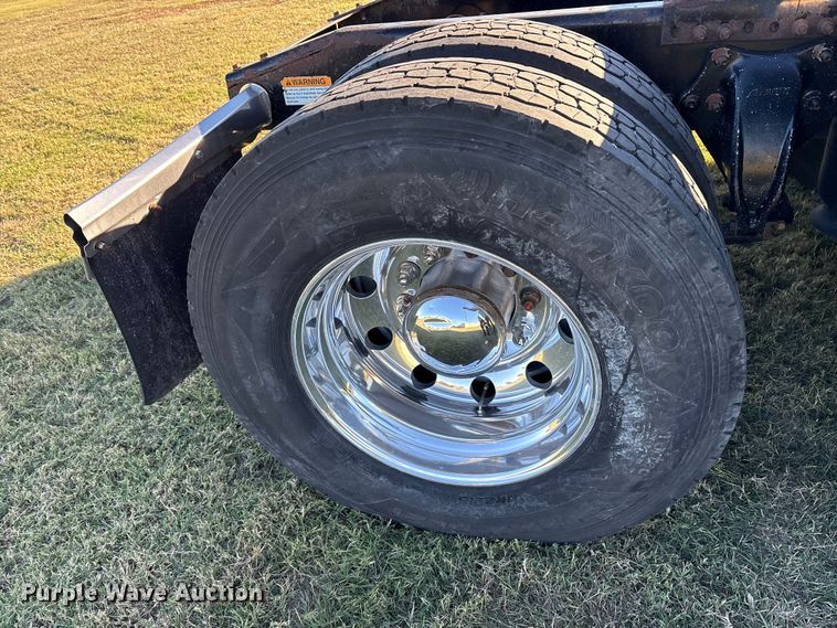 image for item ET7217 2016 Freightliner Coronado  glider kit semi truck