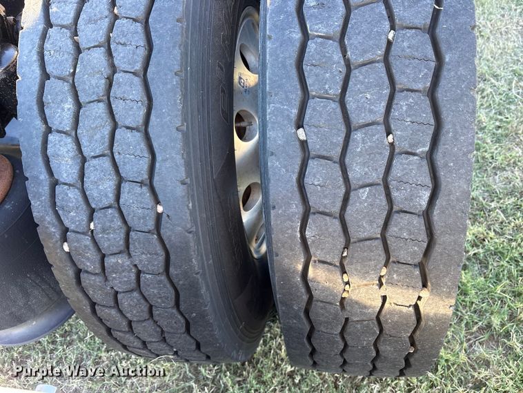 image for item ET7217 2016 Freightliner Coronado  glider kit semi truck