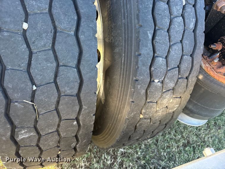 image for item ET7217 2016 Freightliner Coronado  glider kit semi truck