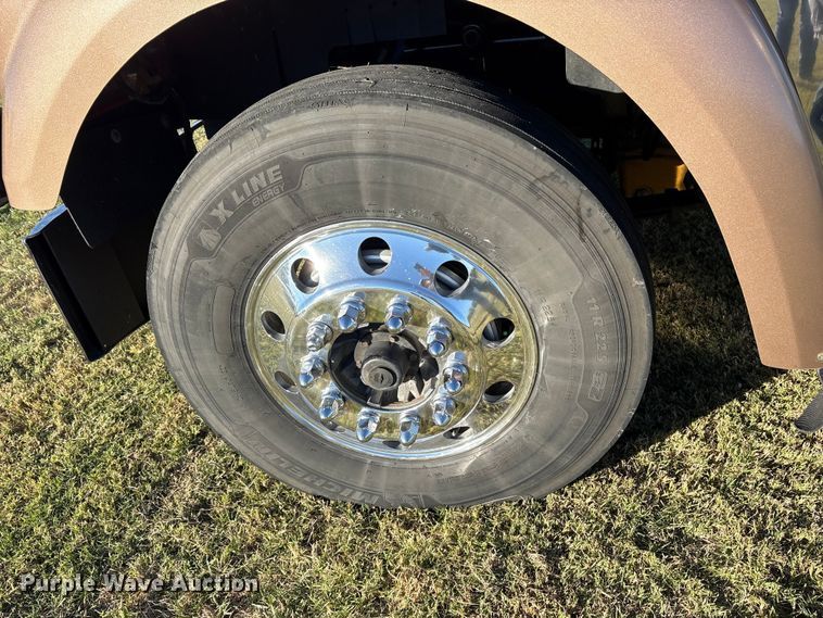 image for item ET7217 2016 Freightliner Coronado  glider kit semi truck