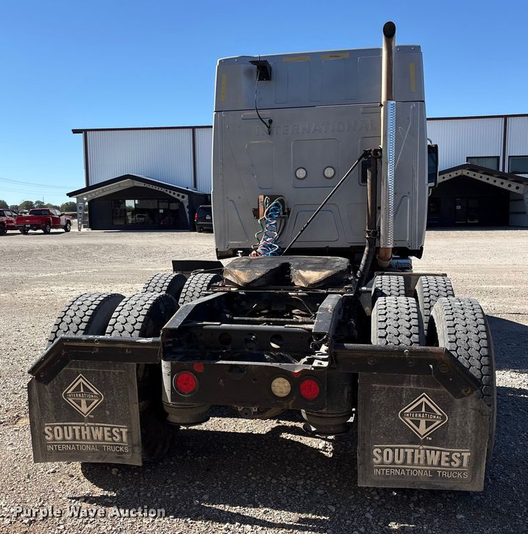 image for item ET7218 2015 International Prostar semi truck