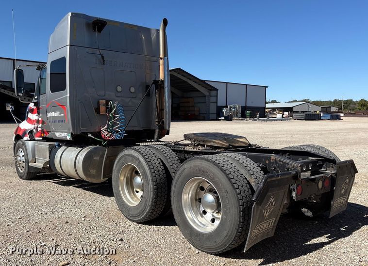 image for item ET7218 2015 International Prostar semi truck