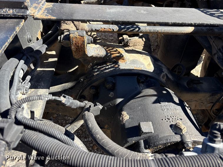 image for item ET7218 2015 International Prostar semi truck