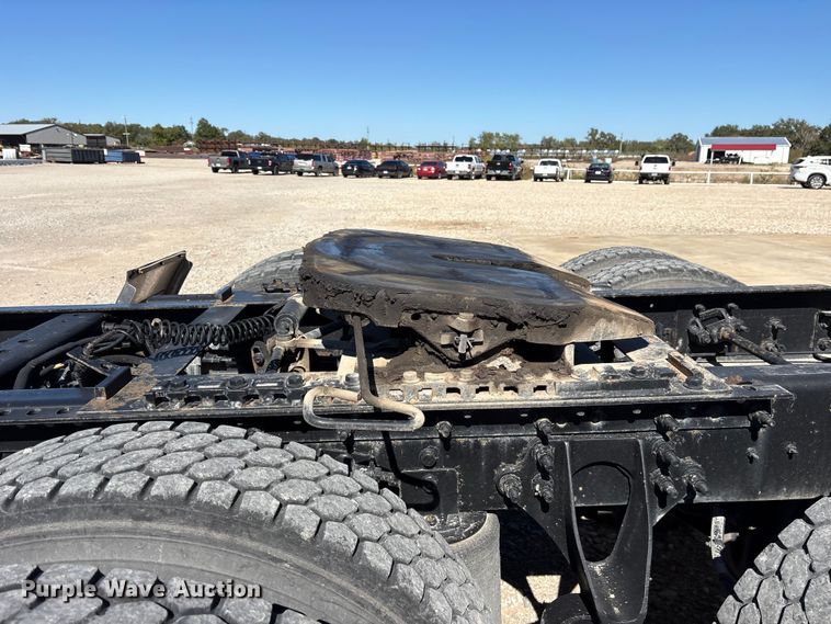 image for item ET7218 2015 International Prostar semi truck