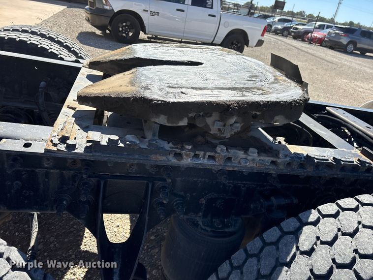 image for item ET7218 2015 International Prostar semi truck