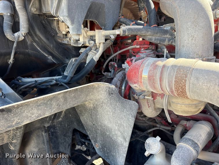 image for item ET7218 2015 International Prostar semi truck