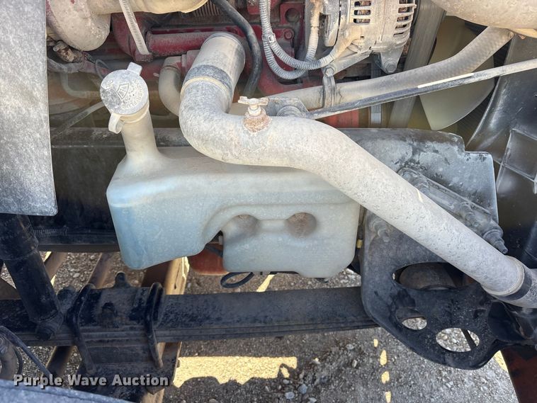 image for item ET7218 2015 International Prostar semi truck