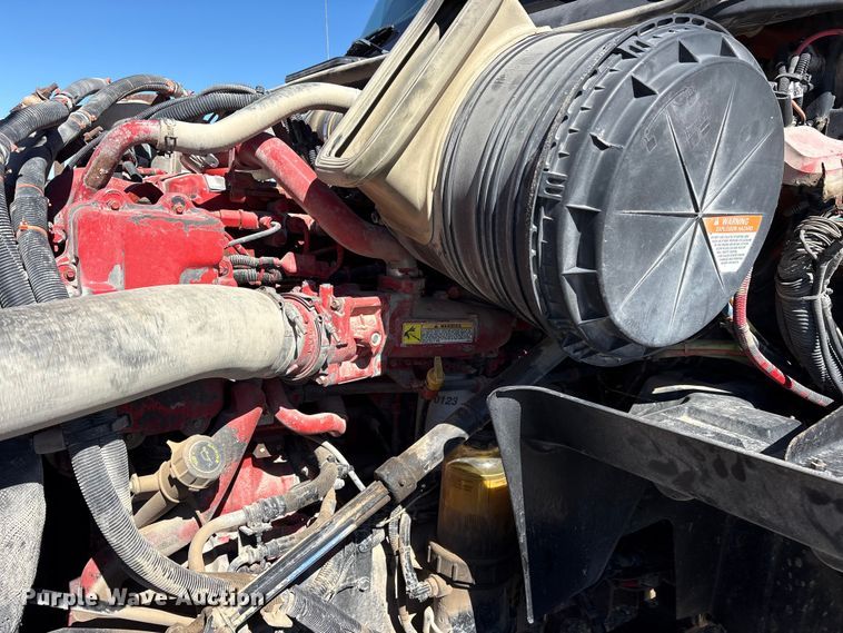 image for item ET7218 2015 International Prostar semi truck