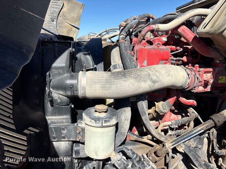 image for item ET7218 2015 International Prostar semi truck