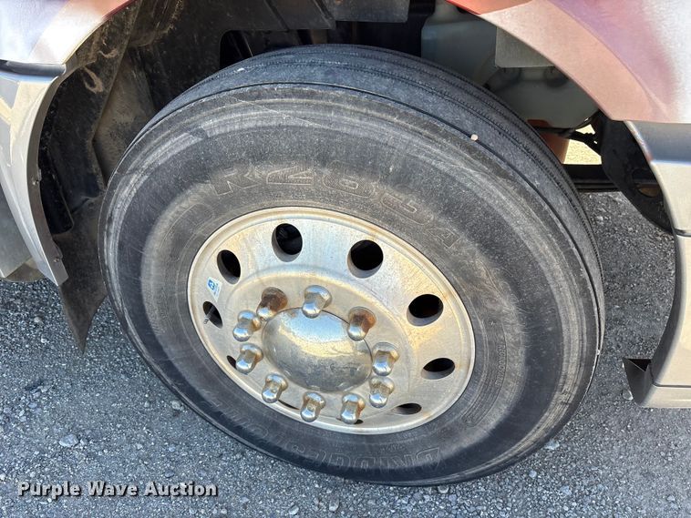 image for item ET7218 2015 International Prostar semi truck