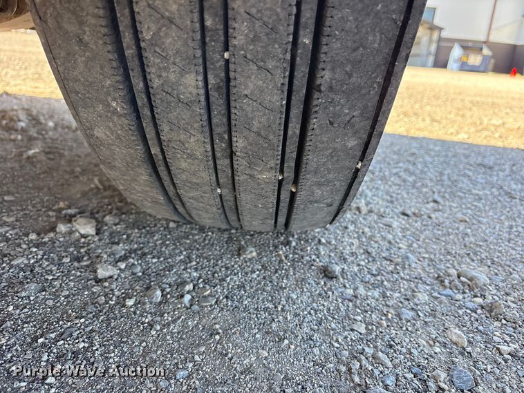 image for item ET7218 2015 International Prostar semi truck