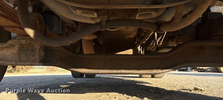 image for item ET7242 2000 International 4700 flatbed truck