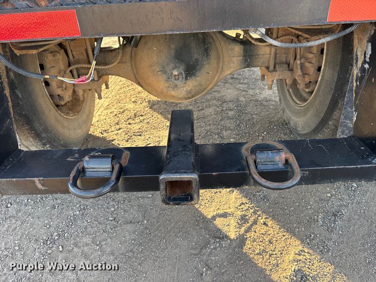 image for item ET7242 2000 International 4700 flatbed truck