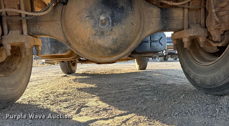 image for item ET7242 2000 International 4700 flatbed truck