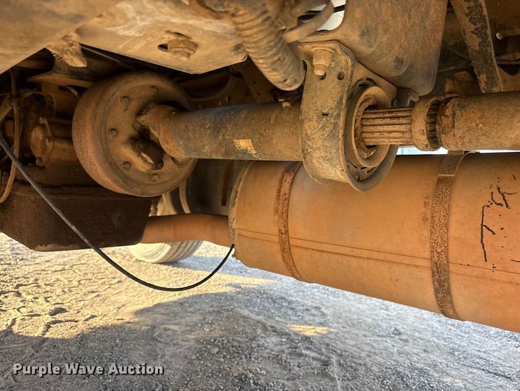 image for item ET7242 2000 International 4700 flatbed truck