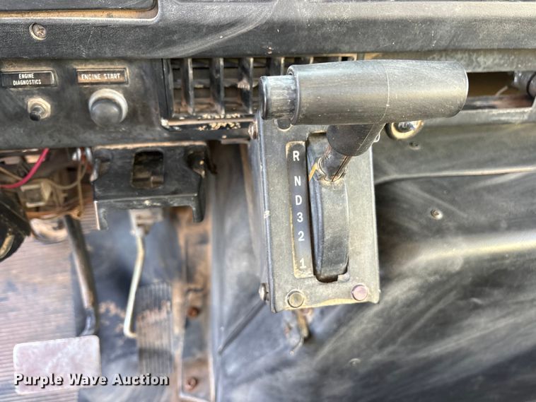 image for item ET7242 2000 International 4700 flatbed truck