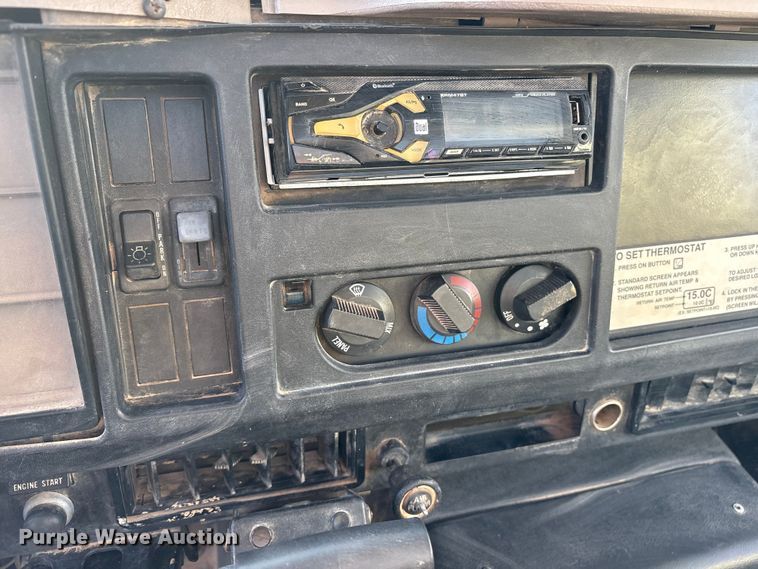 image for item ET7242 2000 International 4700 flatbed truck