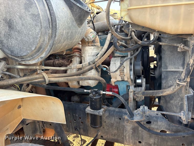 image for item ET7242 2000 International 4700 flatbed truck