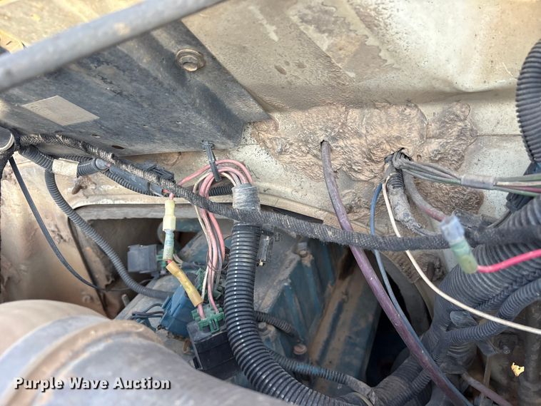 image for item ET7242 2000 International 4700 flatbed truck