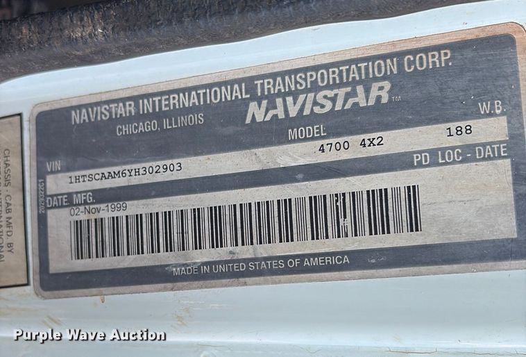 image for item ET7242 2000 International 4700 flatbed truck